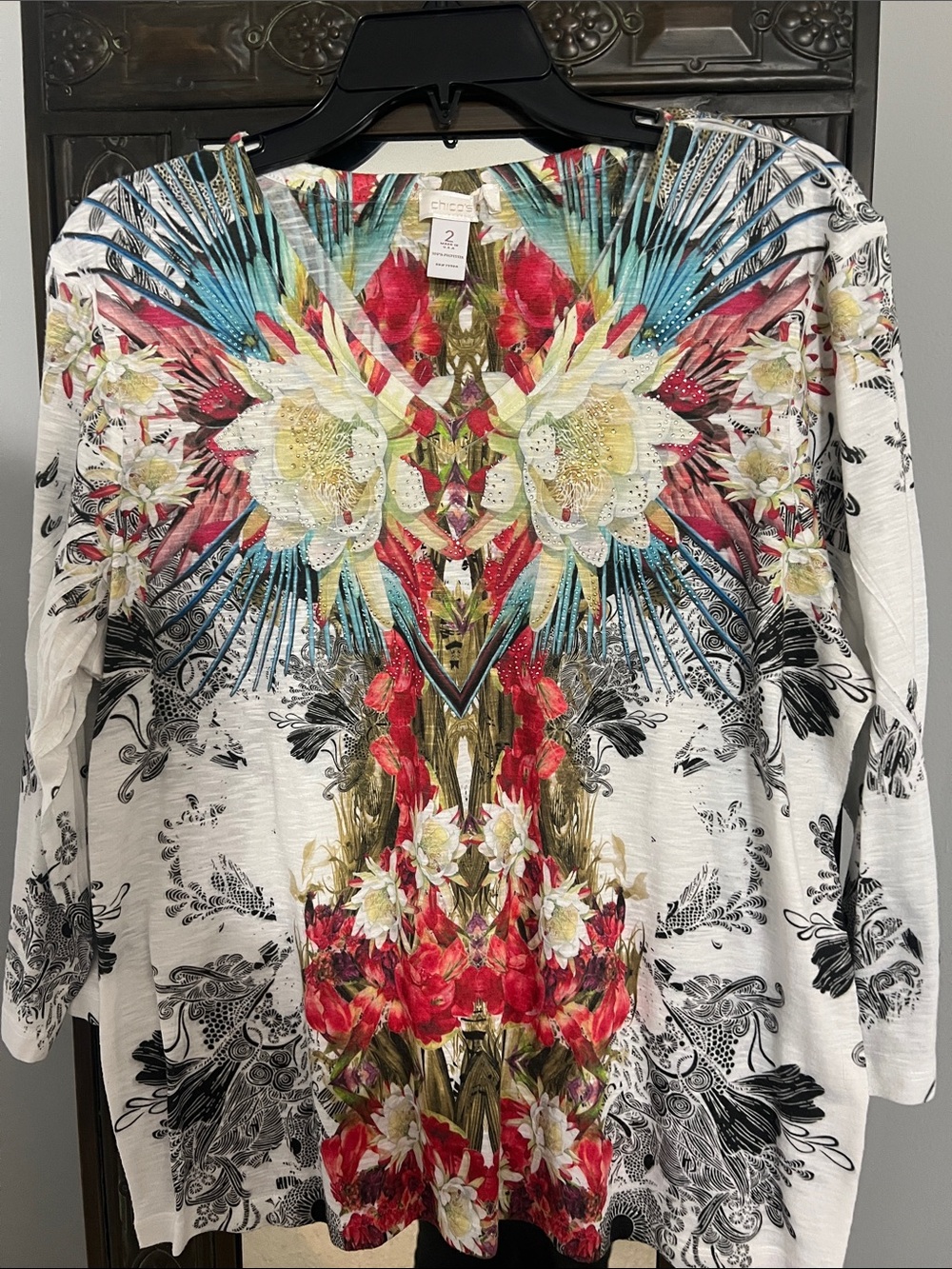 Embroidered Floral Graphic V-Neck Women’s Top - White/Multicolor